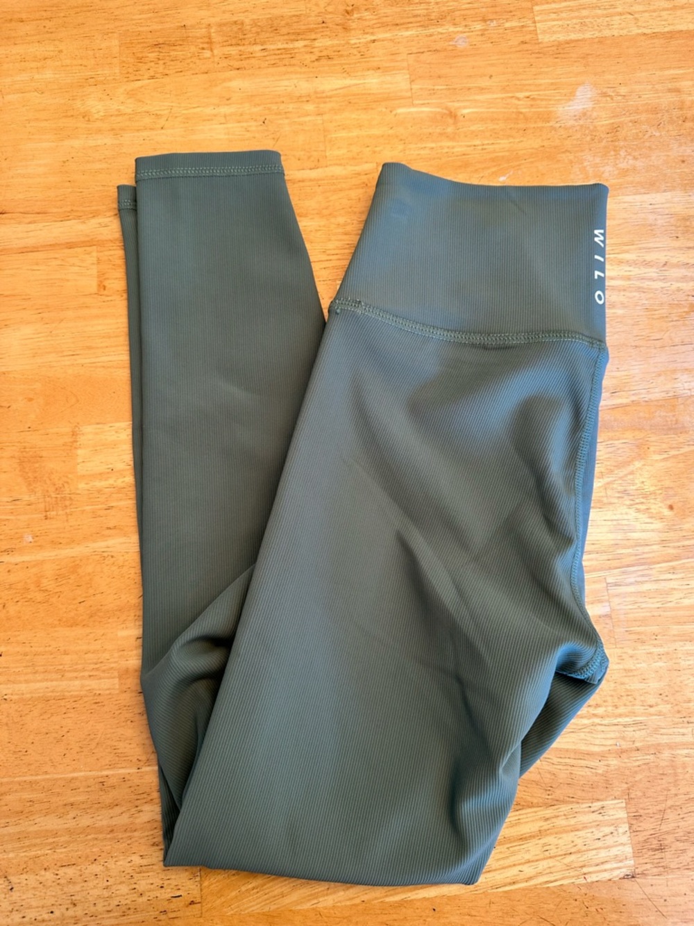 NWT Wilo 7/8 length leggings small